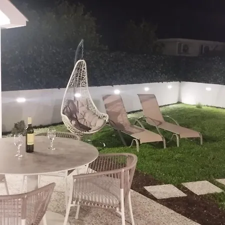 Akvarel - Private Garden Terrace & Bbq Lägenhet Duće