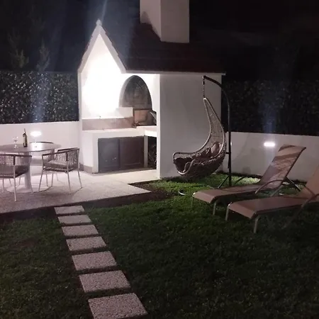 Akvarel - Private Garden Terrace & Bbq Duće