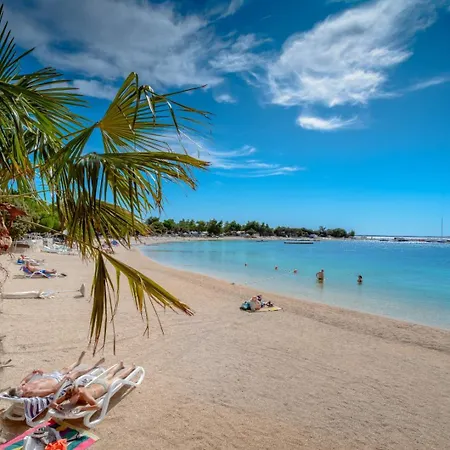 Akvarel - Private Garden Terrace & Bbq Apartment Duće