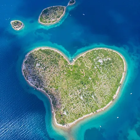 Akvarel - Private Garden Terrace & Bbq