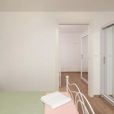 Akvarel - Private Garden Terrace & Bbq Duće