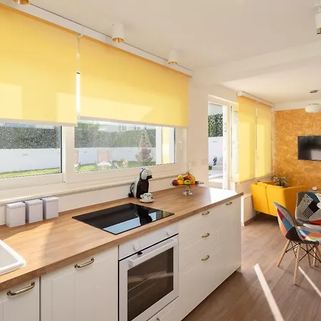 Akvarel - Private Garden Terrace & Bbq Apartment *