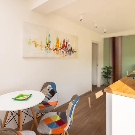 Apartment Akvarel - Private Garden Terrace & Bbq *