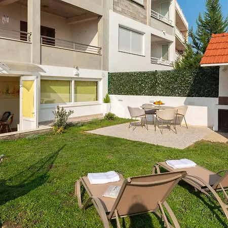 Akvarel - Private Garden Terrace & Bbq *