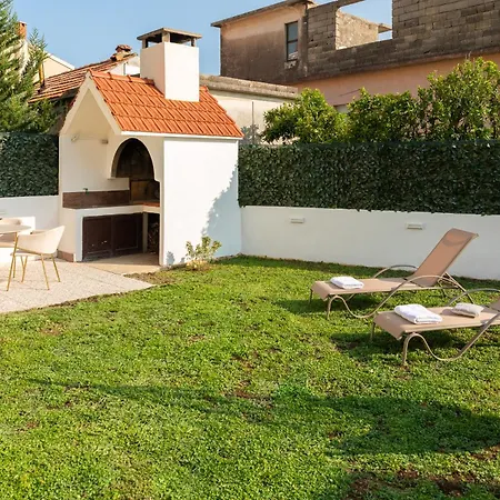 Akvarel - Private Garden Terrace & Bbq *